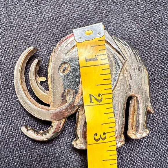 Vintage J.S.S. Elephant Belt Buckle made in ELCHE SPAIN Brass large 3x4 1433 G - Picture 4 of 13